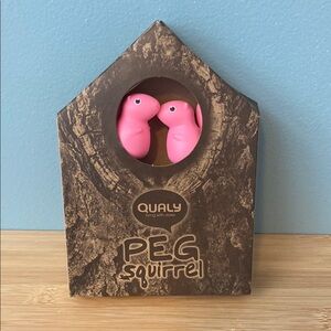 Qualy Design Pink Peg Squirrel Clothespins Clips NEW in box